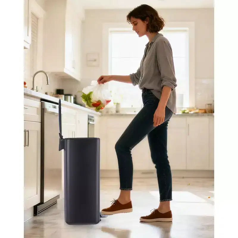 Poubelle à pédale de 30 L, en acier inoxydable avec fermeture douce