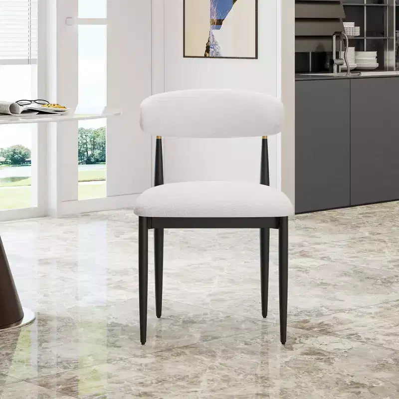 Chaise de salle à manger moderne capitonnée en chenille avec dossier incurvé