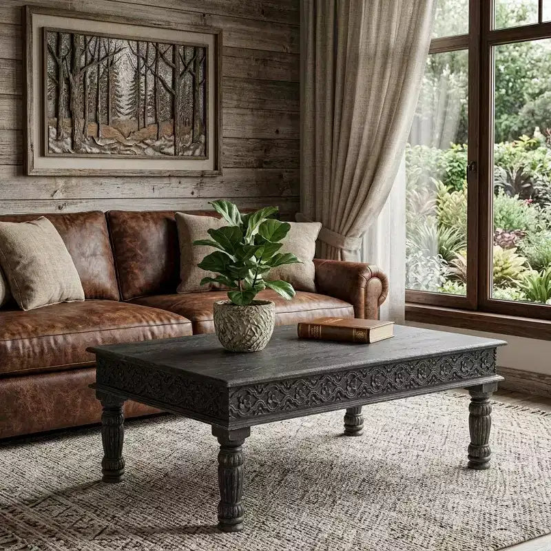 Table basse noire en bois massif vieilli