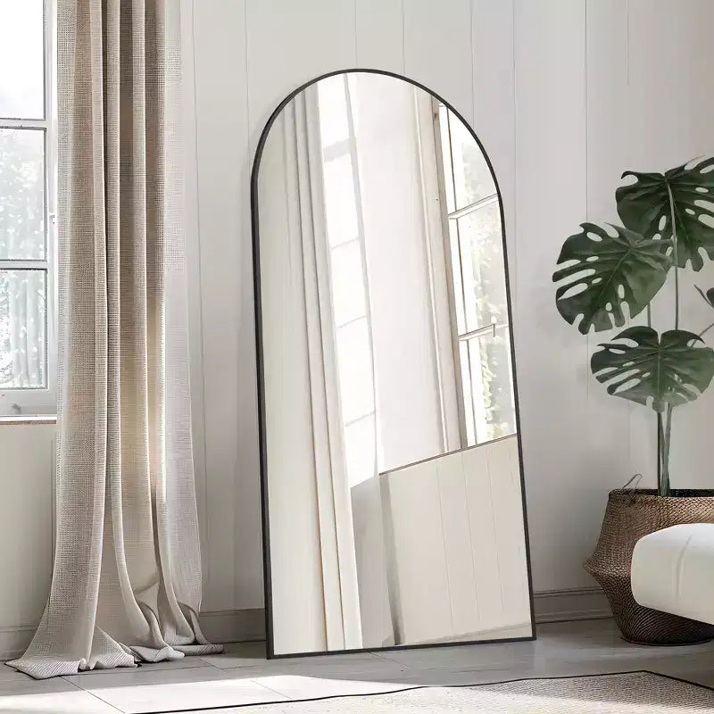 Miroir pleine longueur arqué à cadre métallique, miroir sur pied, miroir de coiffeuse.
