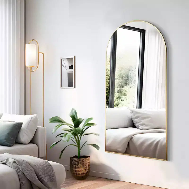 Miroir pleine longueur arqué à cadre métallique, miroir sur pied, miroir de coiffeuse.