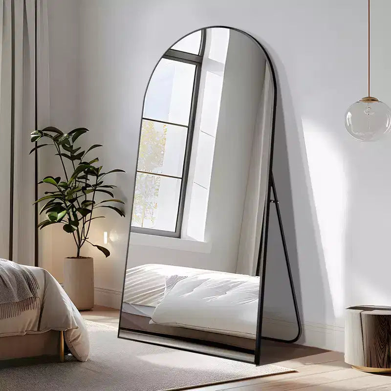 Miroir pleine longueur arqué à cadre métallique, miroir sur pied, miroir de coiffeuse.